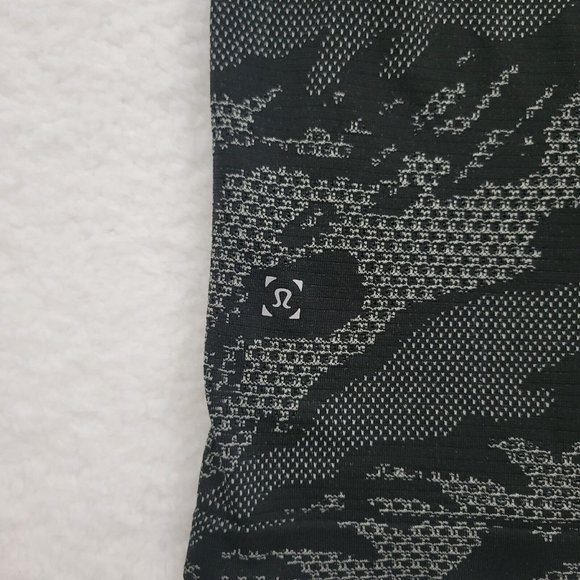 Lululemon Metal Vent Breathe Large Gray Camo Short Sleeve *Chicago - Large - Picture 10 of 11